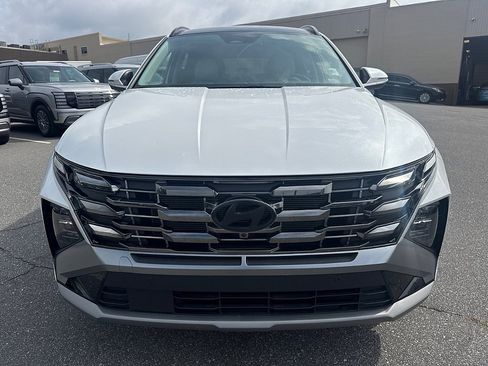 Used 2025 Hyundai Tucson Limited FWD image 2