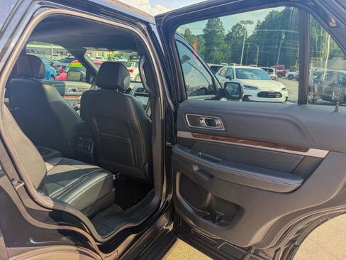 Used 2017 Ford Explorer Platinum AWD/4WD image 20