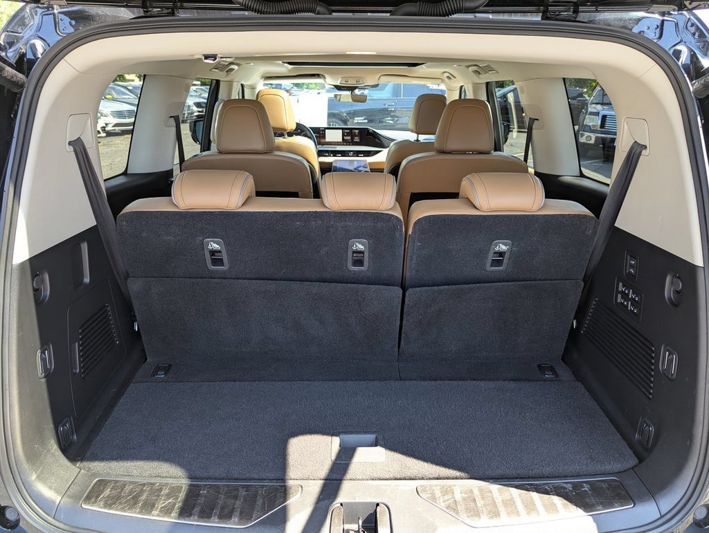 Used 2025 INFINITI QX80 Luxe AWD/4WD image 36