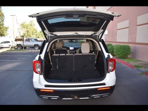 Used 2021 Ford Explorer XLT w/ Equipment Group 202A image 25