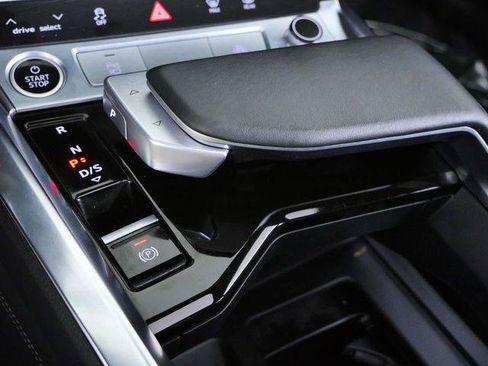Certified 2024 Audi Q8 e-tron Premium Plus w/ Premium Plus Package AWD/4WD image 22