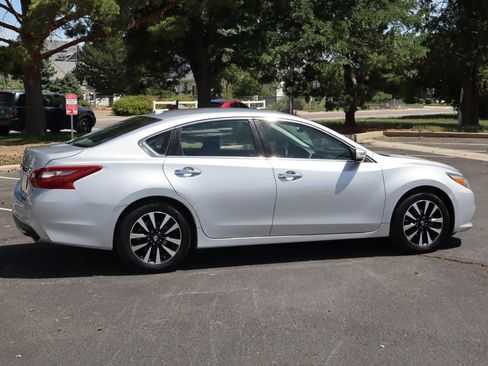 Used 2018 Nissan Altima 2.5 SL FWD image 4