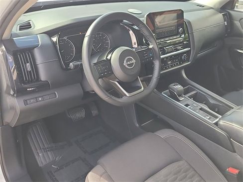 Used 2022 Nissan Pathfinder SV image 21