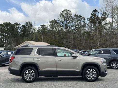Used 2023 GMC Acadia SLT FWD image 10