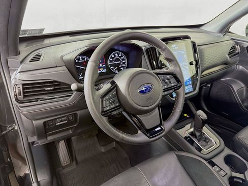 Used 2025 Subaru Forester Touring AWD/4WD image 16