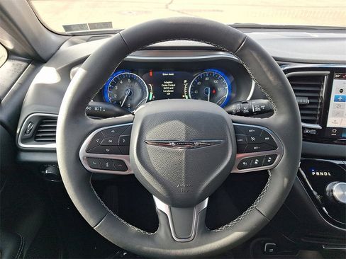 New 2026 Chrysler Voyager LX image 14