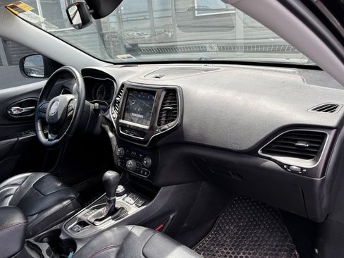 Used 2019 Jeep Cherokee Trailhawk AWD/4WD image 20