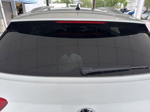 Used 2021 Volkswagen Atlas Cross Sport SE w/ Panoramic Sunroof Package FWD image 13