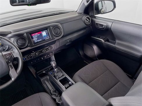 Used 2019 Toyota Tacoma TRD Sport w/ Technology Package image 22