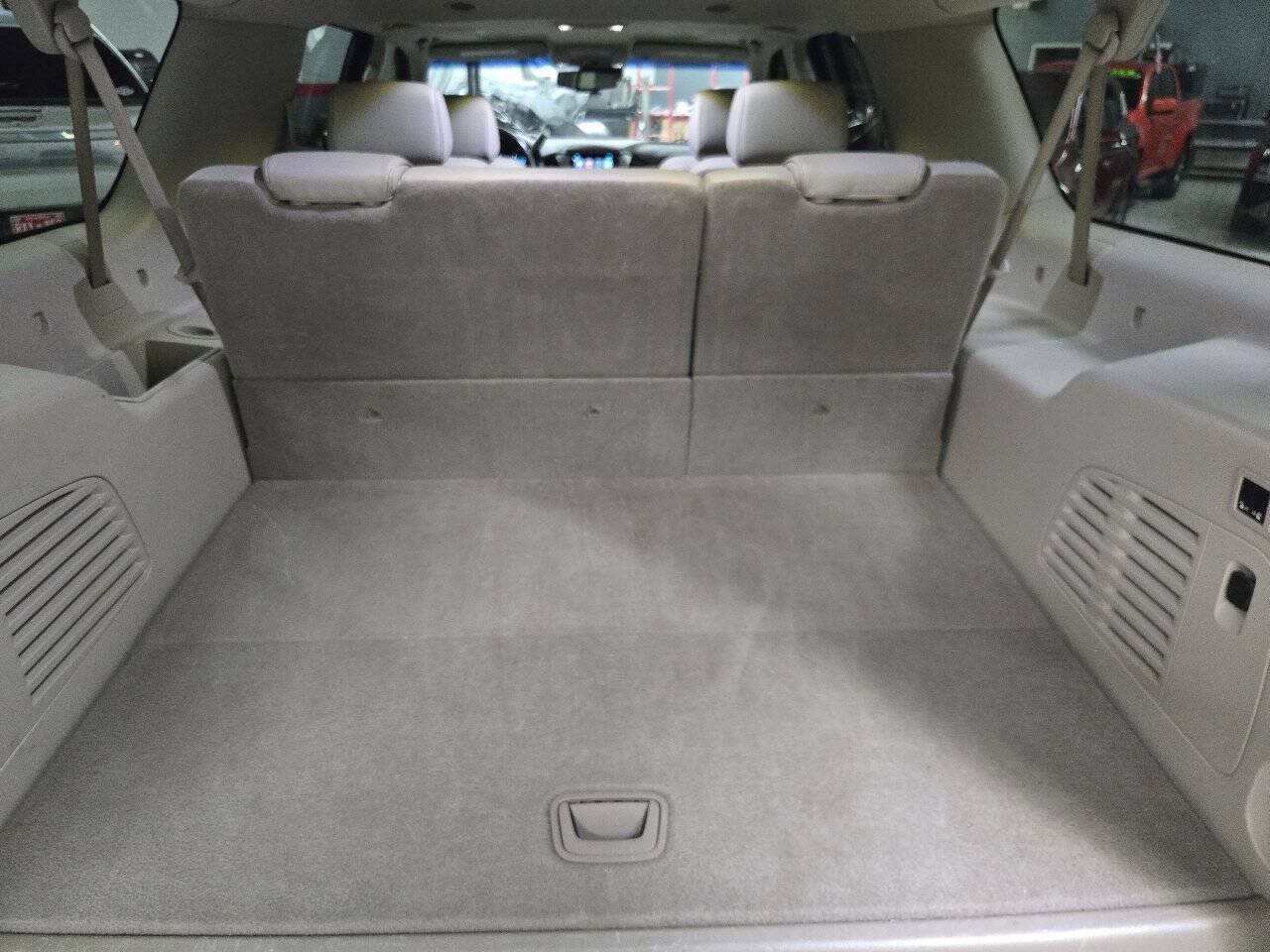 Used 2020 GMC Yukon XL Denali RWD image 16