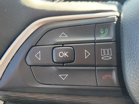 Used 2023 Jeep Grand Cherokee L Laredo image 26