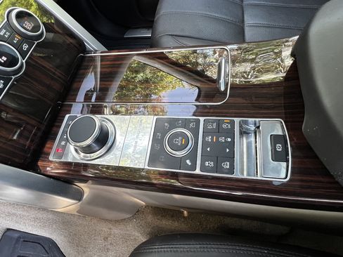 Used 2016 Land Rover Range Rover HSE image 28