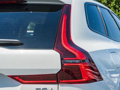 New 2026 Volvo XC60 T8 Ultra w/ Protection Package Premier AWD/4WD image 7