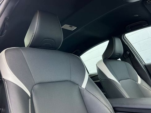 Used 2025 Toyota Camry SE image 18