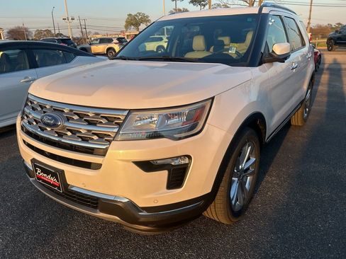 Used 2019 Ford Explorer Limited w/ Class II Trailer Tow Package image 1