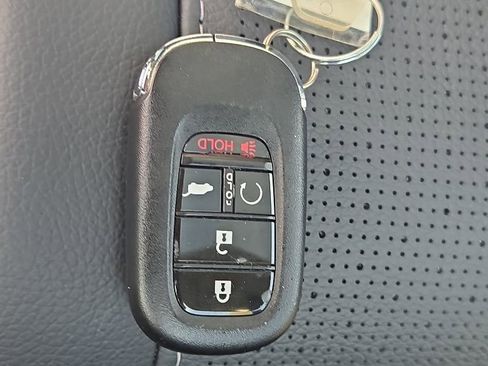 Certified 2024 Honda Pilot Elite image 32