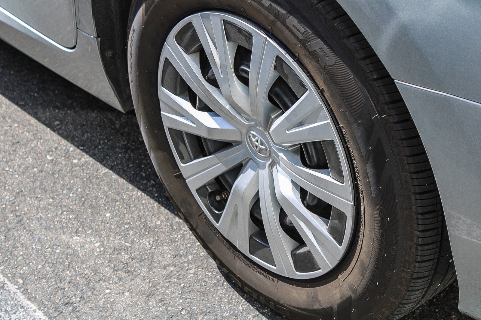 Used 2019 Toyota Camry LE FWD image 11