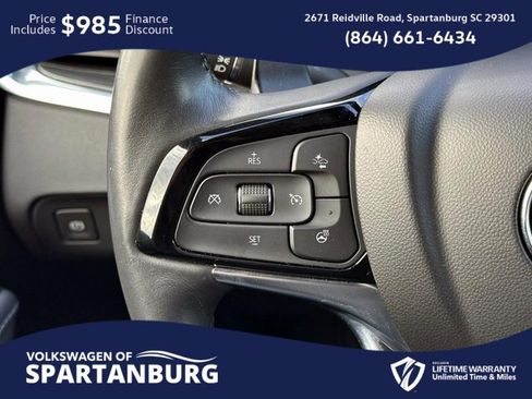 Used 2024 Buick Enclave Essence image 3