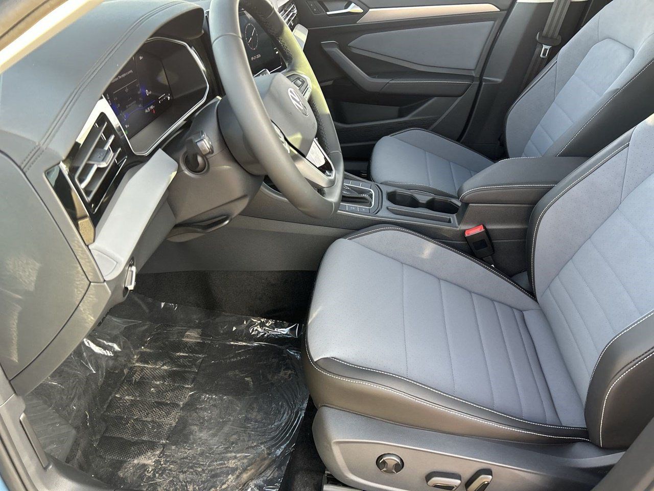 New 2027 Volkswagen Jetta SE FWD image 15