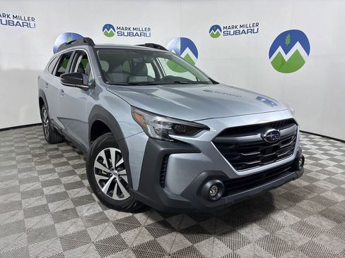 Used 2025 Subaru Outback Premium image 1