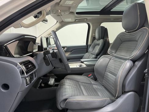 Used 2018 Lincoln Navigator Black Label w/ Cargo Package AWD/4WD image 16