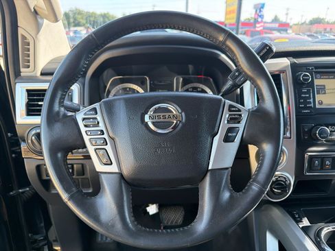 Used 2017 Nissan Titan SV AWD/4WD image 13