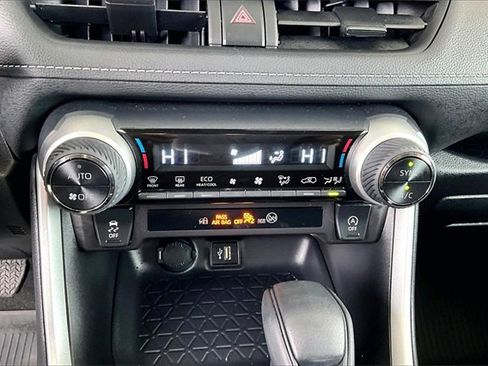 Used 2025 Toyota RAV4 XLE image 23