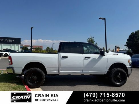 Used 2024 RAM 2500 Tradesman w/ Chrome Appearance Group AWD/4WD image 8