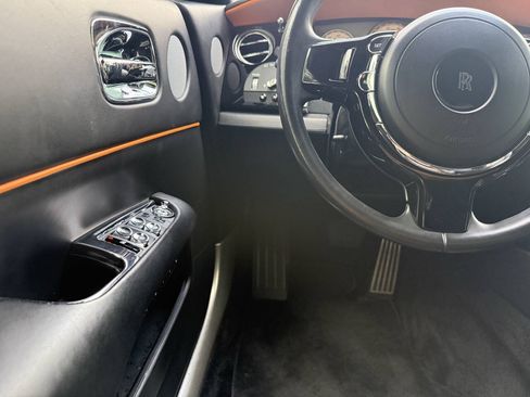 Used 2018 Rolls-Royce Dawn RWD image 44