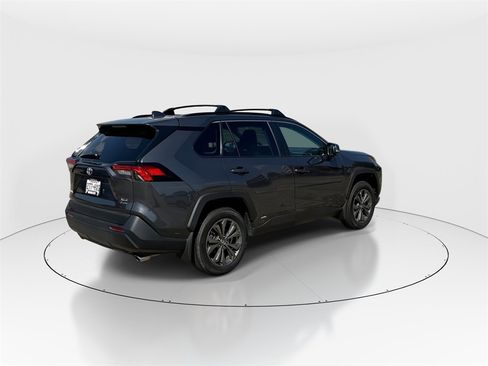 Used 2025 Toyota RAV4 XLE Premium image 8