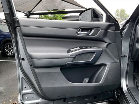 New 2026 Nissan Pathfinder SL FWD image 10
