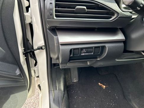 Certified 2025 Subaru Impreza 2.0i image 21