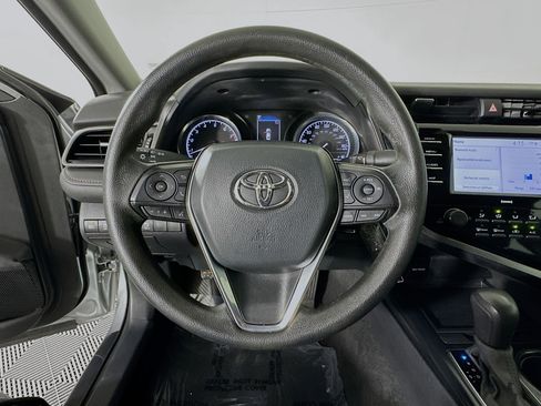 Used 2020 Toyota Camry LE image 15