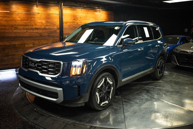 Used 2025 Kia Telluride S AWD/4WD image 2
