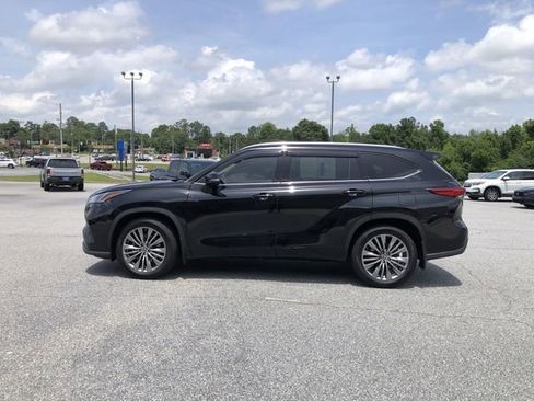 Used 2022 Toyota Highlander Platinum AWD/4WD image 5