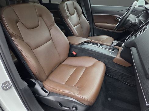 Used 2020 Volvo XC90 T6 Momentum w/ Protection Package AWD/4WD image 24