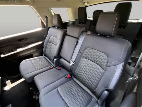 Used 2025 Nissan Pathfinder SV FWD image 18