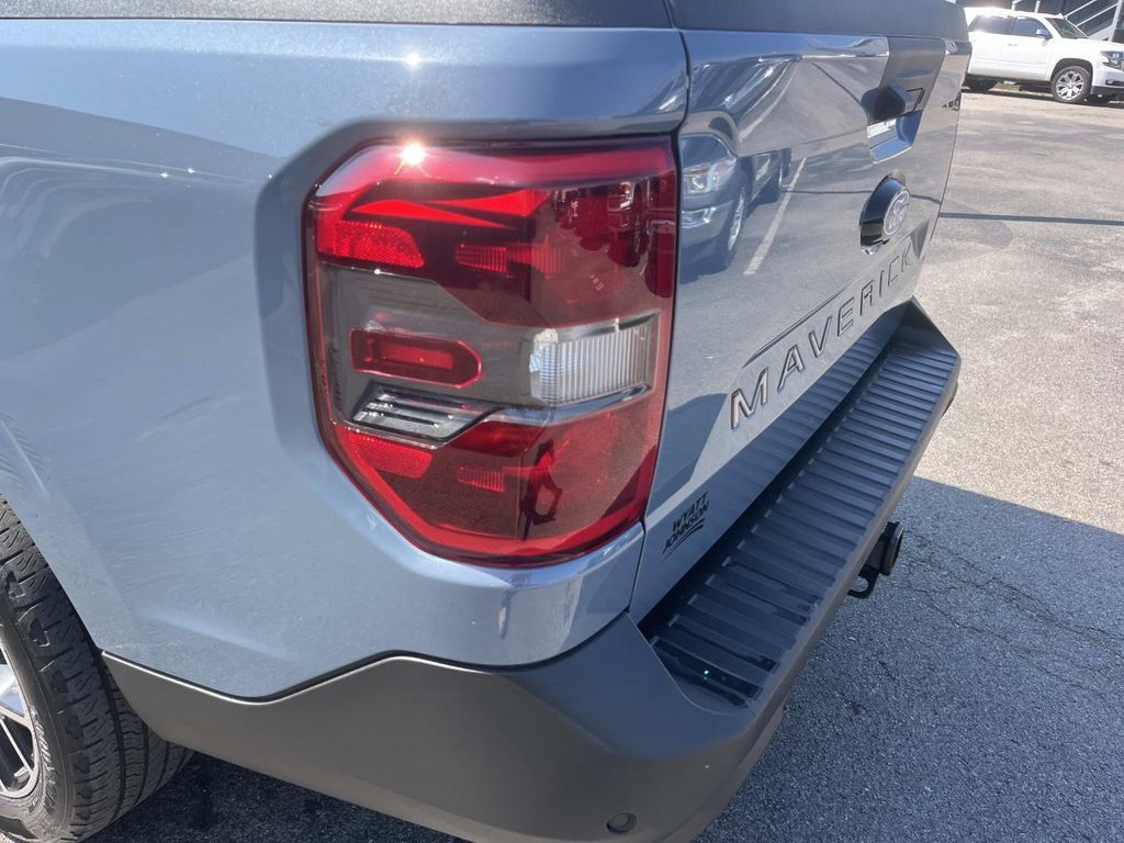 Used 2025 Ford Maverick Lariat w/ 4K Tow Package AWD/4WD image 12
