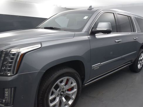 Used 2019 Cadillac Escalade ESV Platinum AWD/4WD image 43