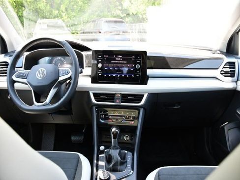 New 2026 Volkswagen Taos SE AWD/4WD image 18
