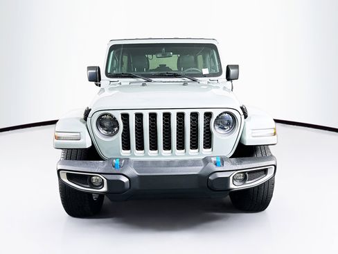 Used 2023 Jeep Wrangler Unlimited Sahara w/ Cold Weather Group AWD/4WD image 2