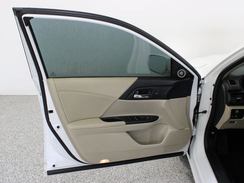 Used 2015 Honda Accord EX-L image 12