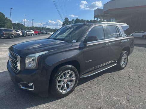 Used 2018 GMC Yukon SLE w/ SLE Value Package RWD image 1