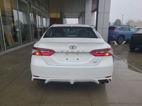 Used 2024 Toyota Camry SE image 6