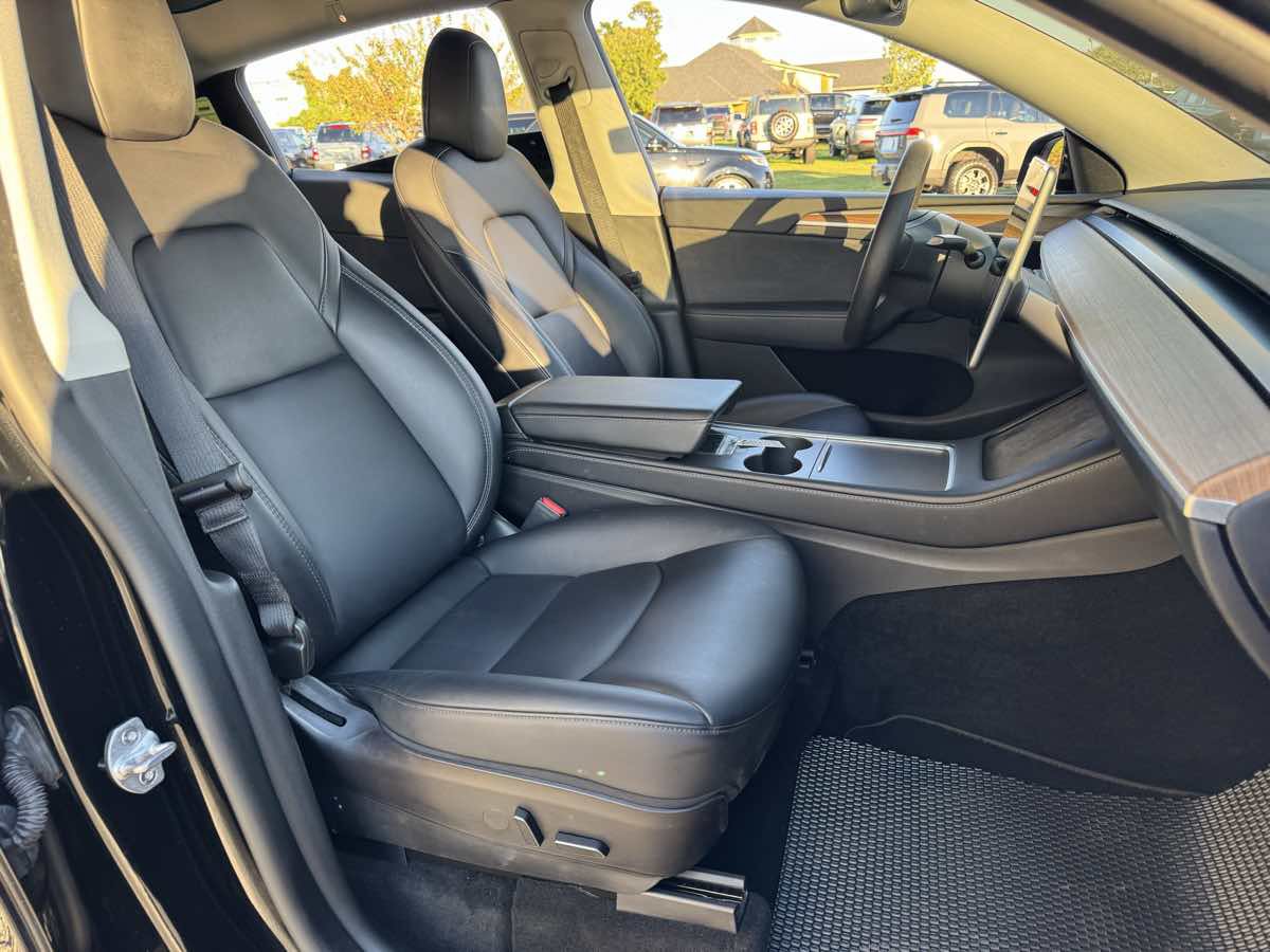 Used 2022 Tesla Model Y Performance AWD/4WD image 12