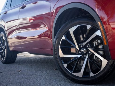 Used 2024 Mitsubishi Outlander SEL image 2