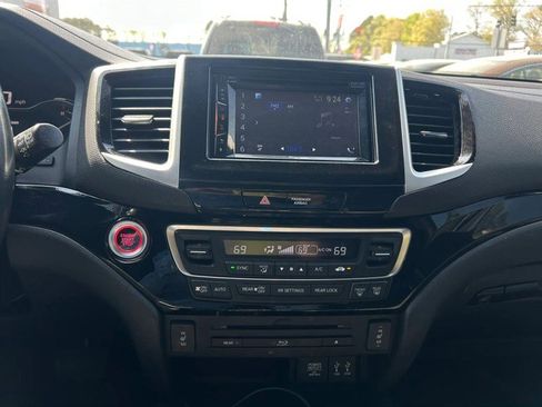 Used 2016 Honda Pilot Touring image 9