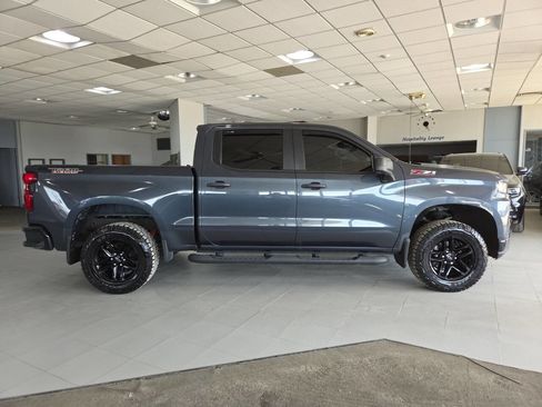 Used 2020 Chevrolet Silverado 1500 Custom Trail Boss w/ Custom Convenience Package AWD/4WD image 9
