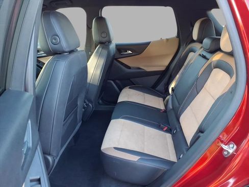 Used 2025 Chevrolet Equinox ACTIV w/ Safety and Technology Package image 26