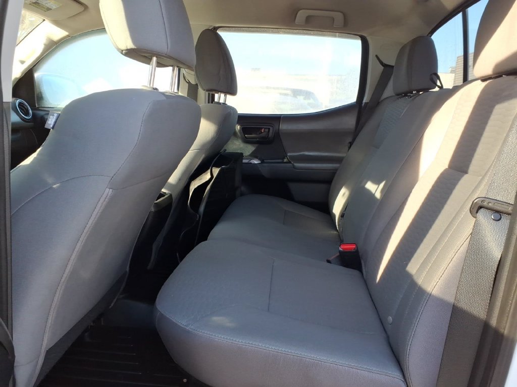 Used 2016 Toyota Tacoma SR5 w/ SR5 Appearance Package (SN) AWD/4WD image 14